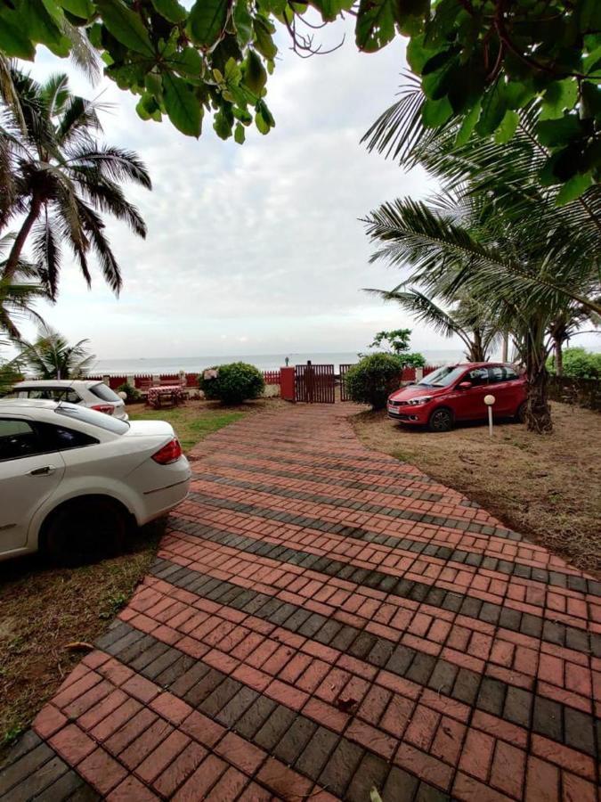 Club 7 Beach Resort Kannur Exterior photo