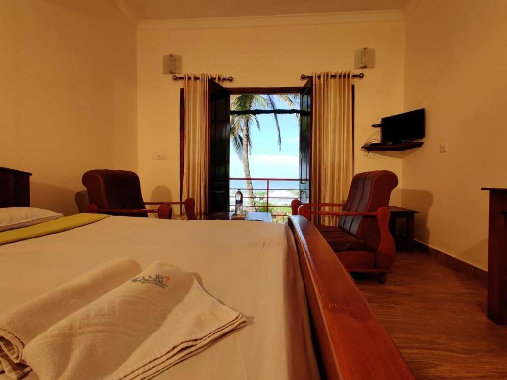 Club 7 Beach Resort Kannur Exterior photo