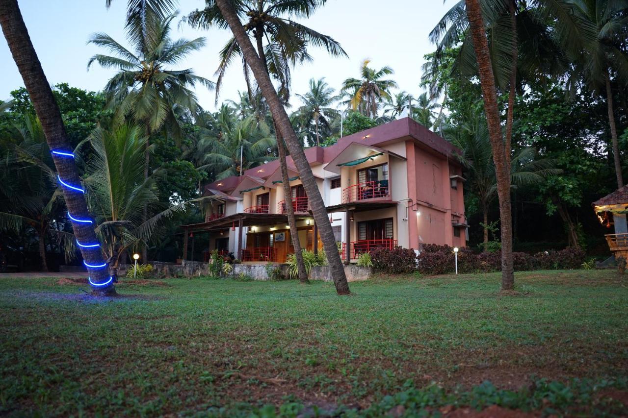 Club 7 Beach Resort Kannur Exterior photo