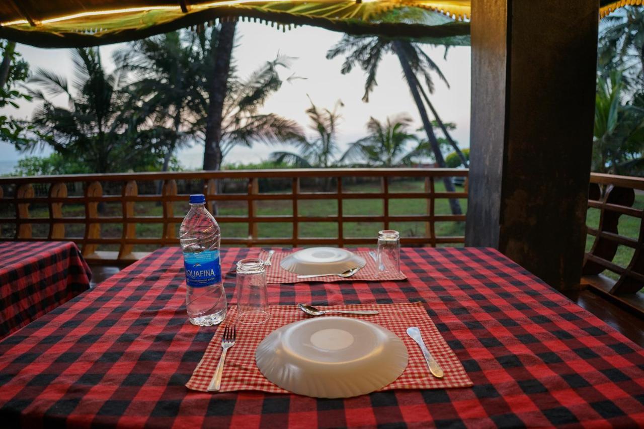 Club 7 Beach Resort Kannur Exterior photo