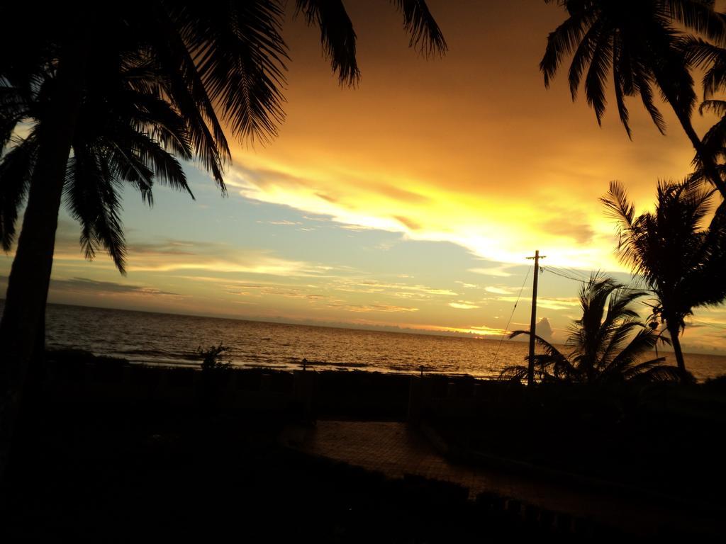 Club 7 Beach Resort Kannur Exterior photo