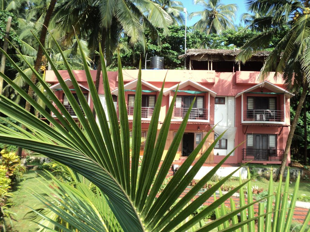 Club 7 Beach Resort Kannur Exterior photo