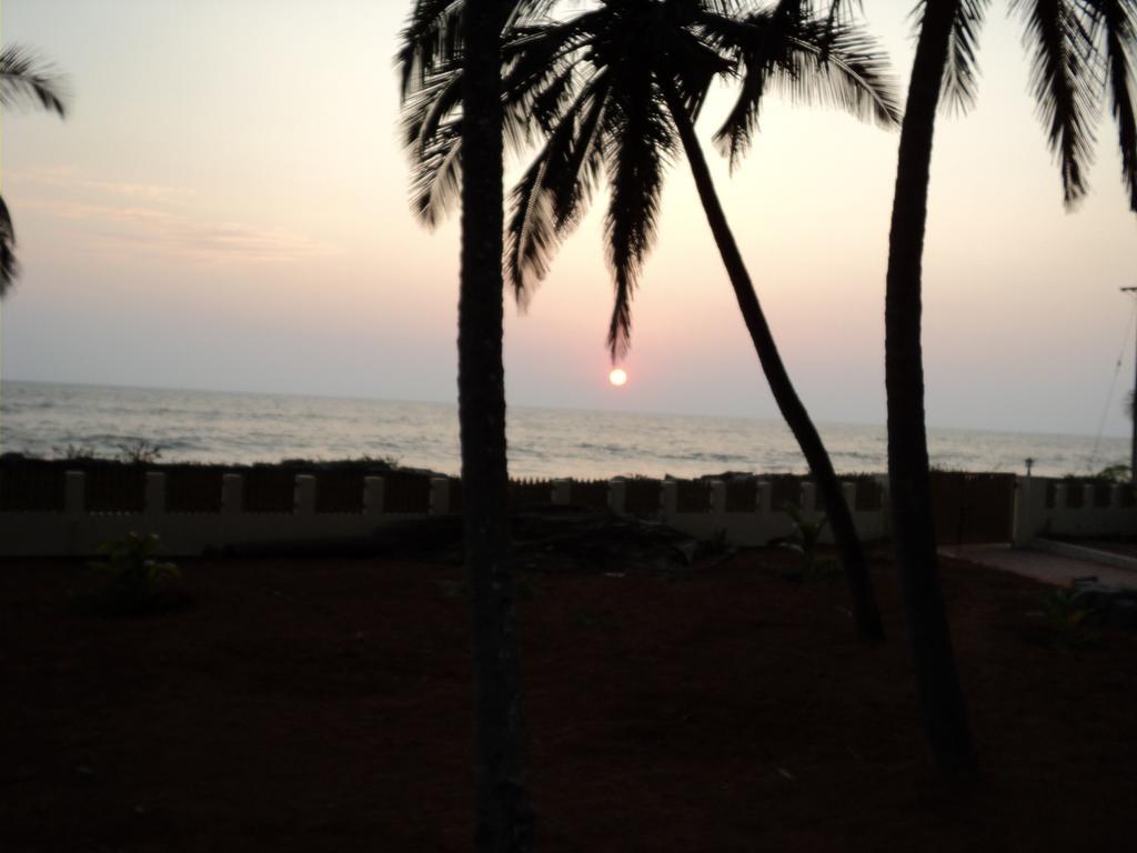 Club 7 Beach Resort Kannur Room photo
