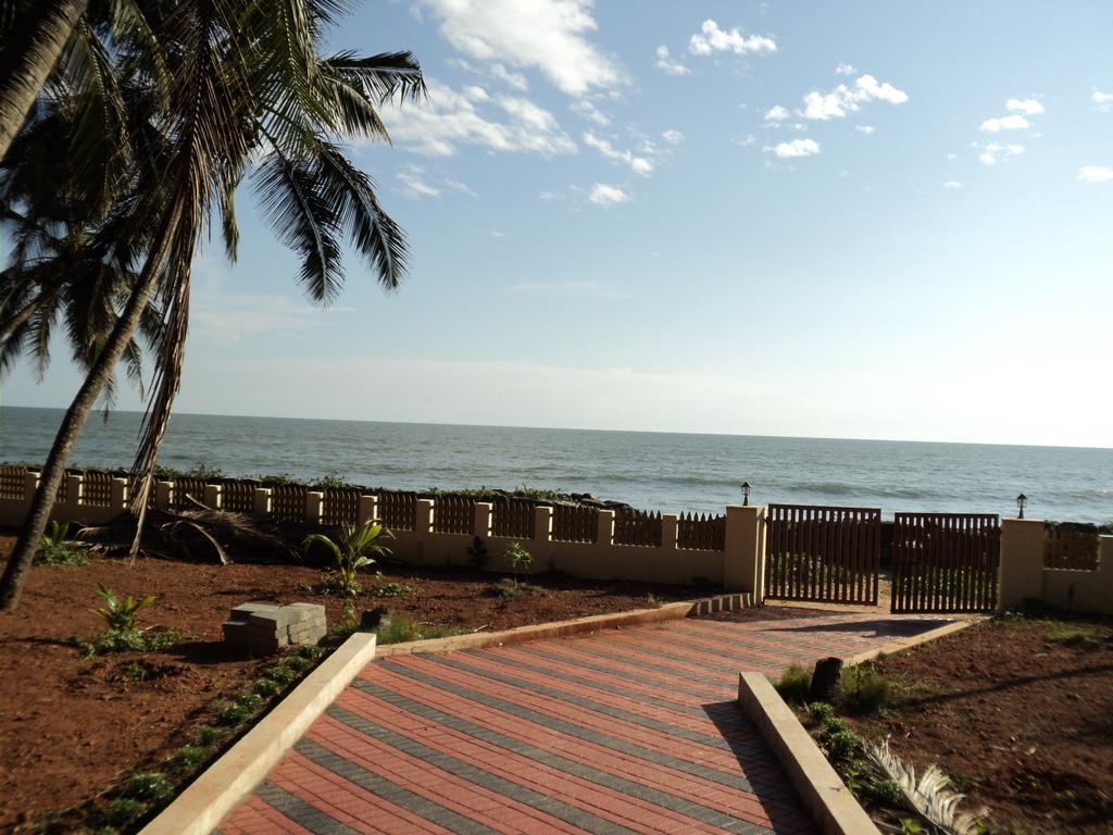 Club 7 Beach Resort Kannur Room photo