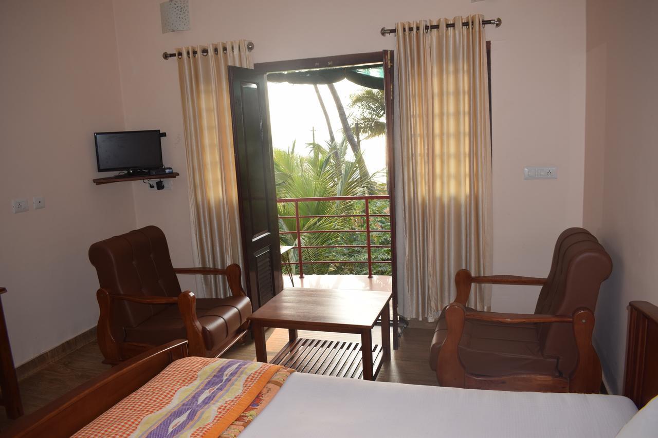 Club 7 Beach Resort Kannur Exterior photo