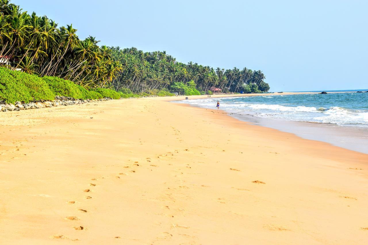 Club 7 Beach Resort Kannur Exterior photo