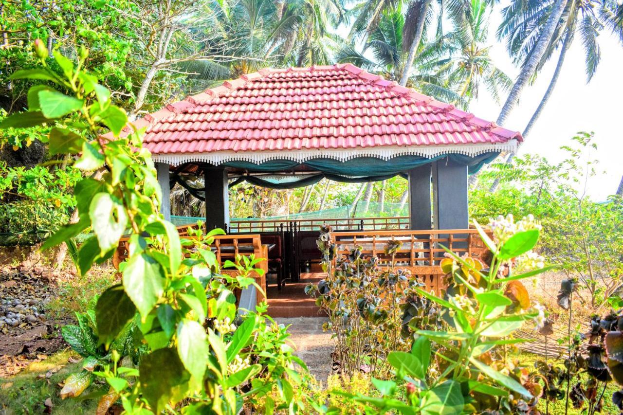 Club 7 Beach Resort Kannur Exterior photo