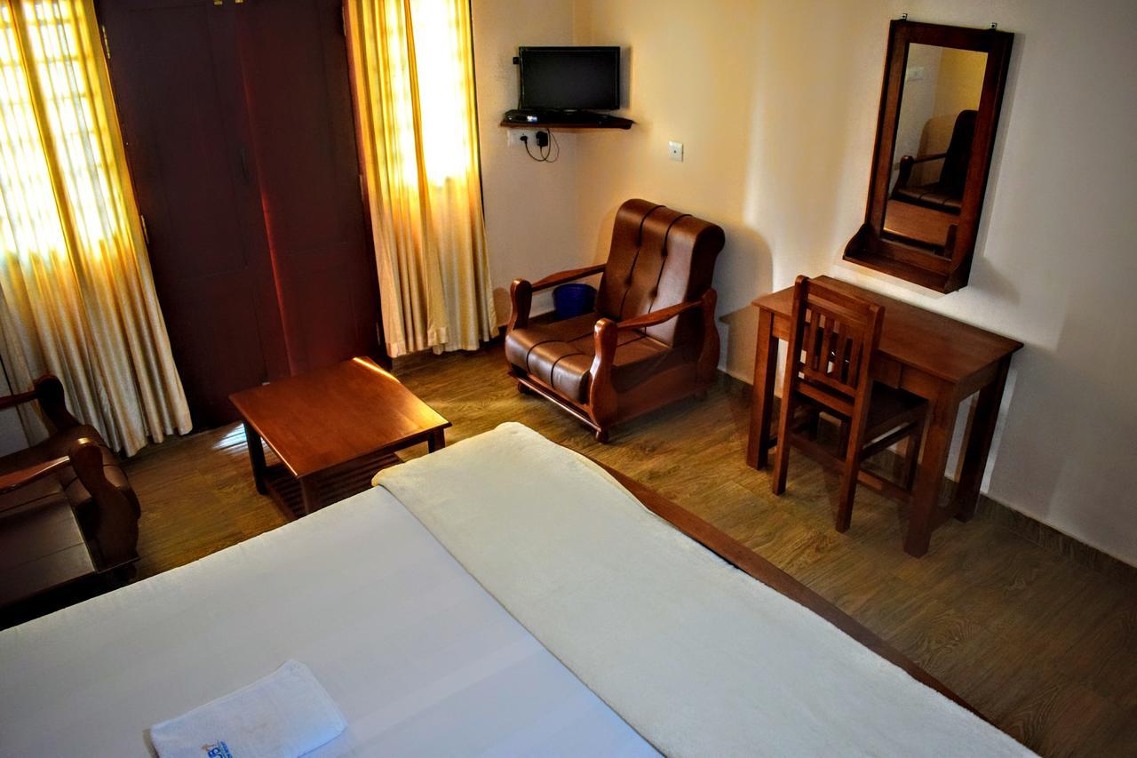 Club 7 Beach Resort Kannur Exterior photo
