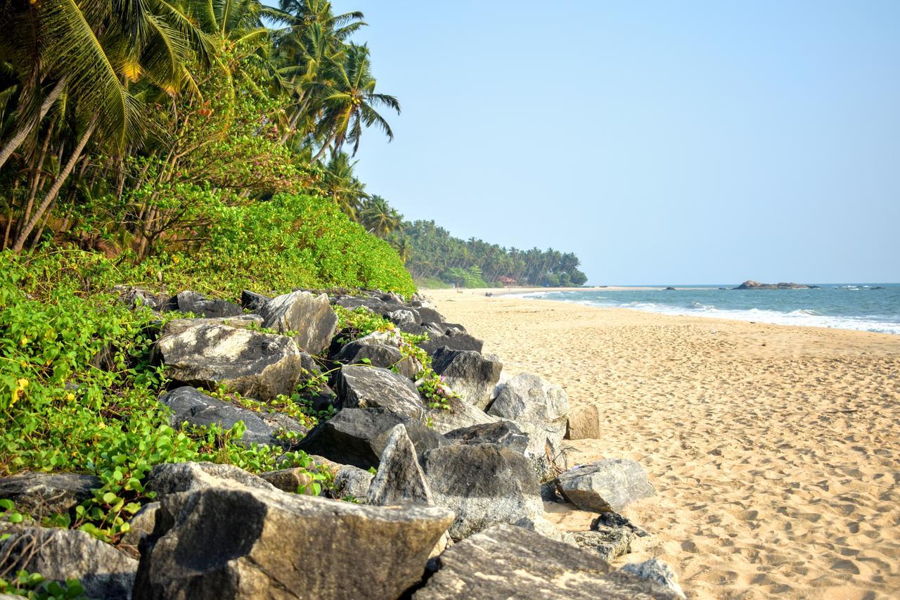Club 7 Beach Resort Kannur Exterior photo